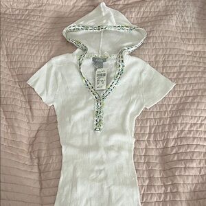 dELiA*s White Top with Floral Accents